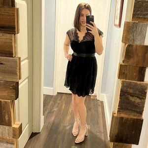 Elise Ryan dress / Black lace fit & flare dress